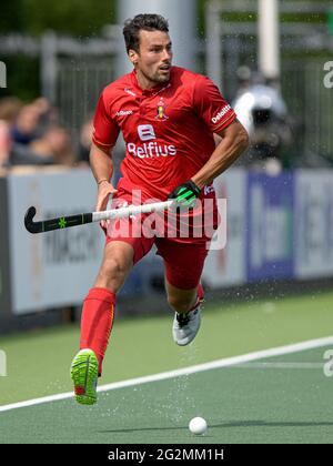 AMSTELVEEN, PAESI BASSI - GIUGNO 12: Simon Gougnard del Belgio durante i Campionati europei di Hockey gli uomini si disputano tra Inghilterra e Belgio allo stadio Wagener il 12 giugno 2021 ad Amstelveen, Paesi Bassi (Foto di Gerrit van Keulen/Orange Pictures) Foto Stock