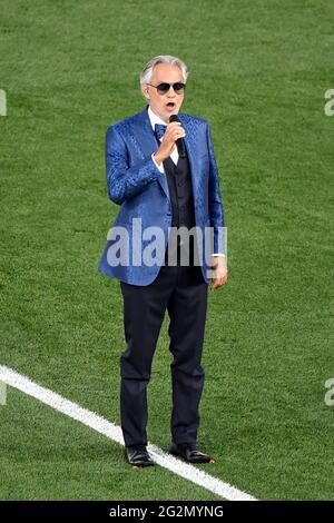 Roma, Italia. 11 Giugno 2021. Andrea Bocelli si esibisce durante la cerimonia di apertura dei campionati europei di calcio UEFA Euro 2020 prima della partita tra Turchia e Italia allo stadio Olimpico di Roma (Italia), 11 giugno 2021. Photo Andrea Staccioli/Insifefoto Credit: Insifefoto srl/Alamy Live News Foto Stock