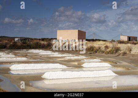 Saline a Castro Marim, Algarve, Portogallo durante la luce del giorno Foto Stock