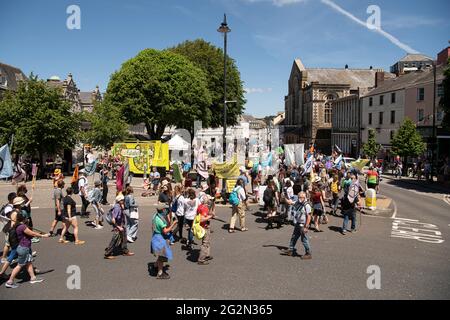 Falmouth Cornovaglia, estinzione i manifestanti della ribellione da tutto il paese marciano per le strade di Falmouth per il G 7 summit St Ives Cornovaglia Credit: kathleen White/Alamy Live News Foto Stock