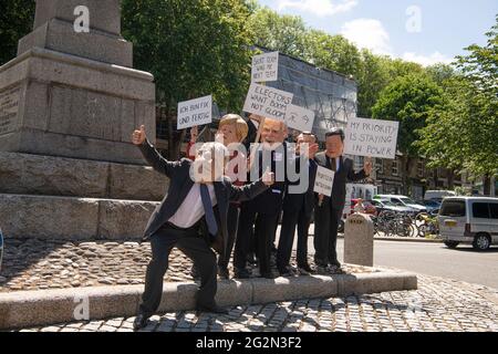 Falmouth Cornovaglia, estinzione i manifestanti della ribellione da tutto il paese marciano per le strade di Falmouth per il G 7 summit St Ives Cornovaglia Credit: kathleen White/Alamy Live News Foto Stock