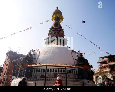 Kaathe Swayambhu Shree GhA Chaitya replica in miniatura di Swayambhunath nel popolare luogo Tibetano luogo di pellegrinaggio per la gente napali e viaggiatori stranieri Foto Stock