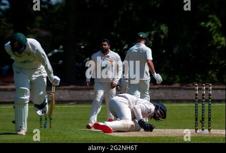 1 ° inning Moseley in campo Moseley Cricket Club / Kidderminster Cricket Club a Mosley CC Birmingham - Sabato 11 giugno 2021 Foto Stock