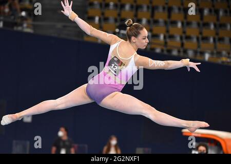 Monaco, Germania. 12 giugno 2021. Sarah VOSS (GER), azione, terra, all-around donne. Ginnastica seconda qualificazione olimpica a Monaco il 12 giugno 2021. Credit: dpa/Alamy Live News Foto Stock