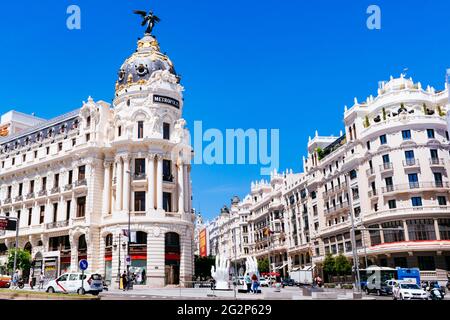 Installazione artistica in occasione di URVANITY Art 2021. L'opera 'mani' di Zurab Tsereteli. Zurab Konstantinovich Tsereteli è un Foto Stock