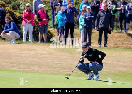 Troon, Regno Unito. 12 giugno 2021. LOUISE DUNCAN vince la R e UN Campionato Amatoriale femminile sponsorizzato dopo aver giocato la competizione su Barassie Links, Troon, Ayrshire. Louise Duncan, un membro del West Kilbride Golf Club ha battuto il suo avversario Johanna Lea Luoviksdottir dall'Islanda ( e 8 negli ultimi giorni di gioco. Credit: Findlay/Alamy Live News Foto Stock