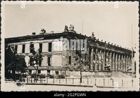 Il Museo dell'Altes, in rovina nel dopoguerra, si trova a Berlino, negli anni '40 Foto Stock