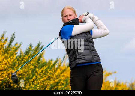 Troon, Regno Unito. 12 giugno 2021. JOHANNA LEA LUOVIKSDOTTIR dall'Islanda giocava nelle finali della R e IN UN Campionato Amatoriale femminile sponsorizzato tenuto su Barassie Links, Troon. Purtroppo ha perso con Louise Duncan 9 e 8 nelle ultime due manche. Johanna Lea si qualificò per la medaglia d'argento. Credit: Findlay/Alamy Live News Foto Stock