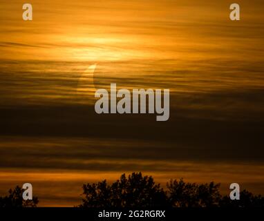 Eclissi anulare sul cielo di Montreal Foto Stock