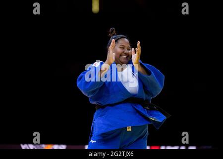 Budapest, Ungheria. 12 giugno 2021. Brasile Beatriz Souza in blu donne 78 kg bronzo finale 2021 Campionato Mondiale Judo alla Budapest Sports Arena di Budapest, Ungheria il 12 giugno 2021. Credit: Enrico Calderoni/AFLO SPORT/Alamy Live News Credit: AFLO Co. Ltd./Alamy Live News Foto Stock