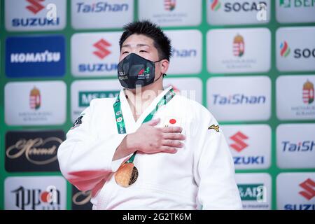 Budapest, Ungheria. 12 giugno 2021. Giappone Kokoro Kageura durante la cerimonia di premiazione uomini 100 kg 2021 Campionato Mondiale Judo alla Budapest Sports Arena di Budapest, Ungheria, il 12 giugno 2021. Credit: Enrico Calderoni/AFLO SPORT/Alamy Live News Credit: AFLO Co. Ltd./Alamy Live News Foto Stock