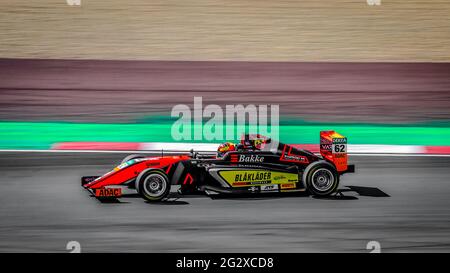 Oschersleben, Germania, 28 aprile 2019: Van Amersfoort Racing monoposto guidata da Dennis Hauger durante la tedesco ADAC Formula 4 Foto Stock