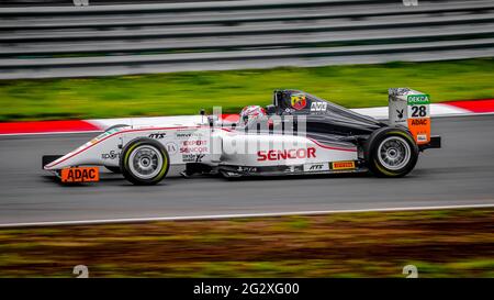 Oschersleben, Germania, 28 aprile 2019: US Racing CHRS monoposto guidata da Alessandro Ghiretti durante il tedesco ADAC Formula 4 Foto Stock