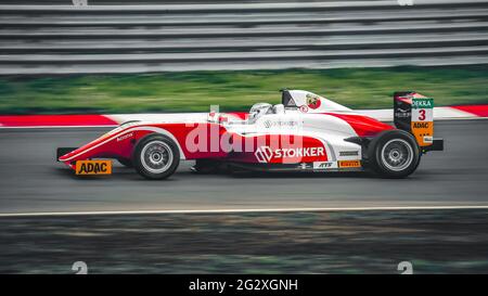 Oschersleben, Germania, 28 aprile 2019: Premio Theodore Racing monoposto guidata dal pilota estone Paul Aron durante la tedesco ADAC Formula 4 Foto Stock