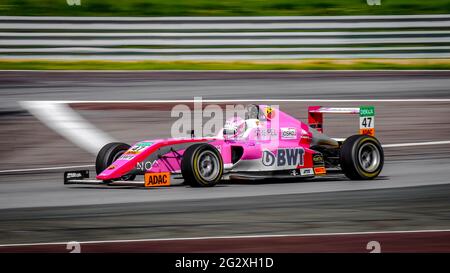 Oschersleben, Germania, 28 aprile 2019: ADAC Berlin-Brandenburg e.V. monoposto guidata da Nico Gruber durante la tedesco ADAC Formula 4 Foto Stock