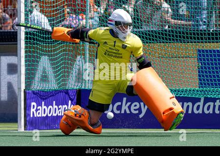 AMSTELVEEN, PAESI BASSI - GIUGNO 13: Anne Veenendaal dei Paesi Bassi durante l'Euro Hockey Championships Women Final match tra Paesi Bassi e Germania al Wagener Stadion il 13 giugno 2021 ad Amstelveen, Paesi Bassi (Foto di Jeroen Meuwsen/Orange Pictures) Foto Stock