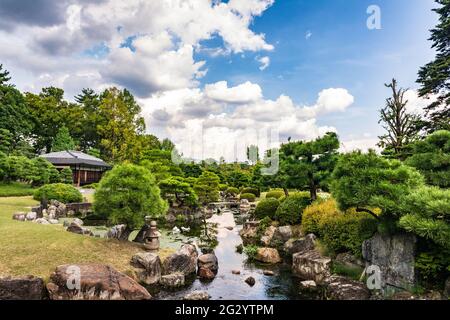 Kyoto, Giappone, Asia - 3 settembre 2019: Insenatura nel giardino del Castello Nijo Foto Stock