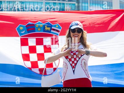 Londra, Regno Unito. 13 giugno 2021. Tifosi croata ha scolpito prima della partita del Campionato UEFA Euro 2020 di Gruppo D tra Inghilterra e Croazia allo stadio di Wembley. Credit: Michael Tubi/Alamy Live News Foto Stock