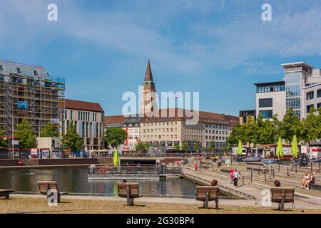 Die Stadtmitte in der neu gestaltete Bereich der Stadtmitte in der Fußgängerzone. Zum einkaufen, entspannen und genießen in den Läden und der gas Foto Stock