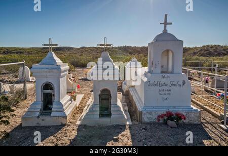 Tombe a vecchio cimitero, TX-170 autostrada 10 m N della città di Presidio, Big Bend Country, Texas, Stati Uniti Foto Stock