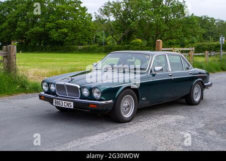 1985 anni '80 verde Jaguar 4.2 XJS 4235cc alla 58a edizione annuale di Manchester a Blackpool Vintage & Classic Car Run Foto Stock