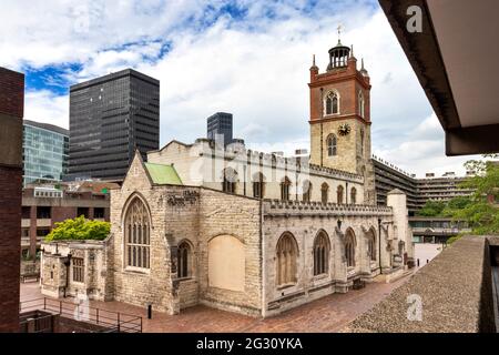 LONDRA INGHILTERRA BARBICAN CENTRO SILK STREET CITTÀ DI LONDRA VISTA DAL BALCONE DI CHURCH ST. GILES CIPPLEGATE Foto Stock