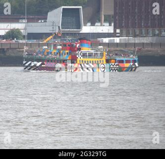 Snowdrop fa parte della Mersey FERRIES River Explorer Cruises, che porta i passeggeri in viaggio lungo il fiume Mersey Foto Stock