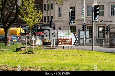 Scena di strada a Nottingham, Regno Unito Foto Stock