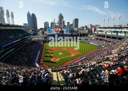 Vista generale del campo progressivo durante una partita di stagione regolare della MLB tra gli Indiani Cleveland e Seattle Mariners, sabato 12 giugno 2021, in Foto Stock