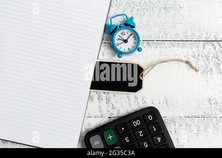 Listing Item Price Tagging Piece sale, Writing News Articles, Fresh Business Venture, creazione di transazioni di mercato al dettaglio, opportunità di negoziazione commerciale Foto Stock