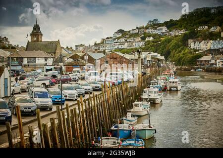 Porto di pesca CORNISH Looe in Cornwall Looe East River nel porto Foto Stock