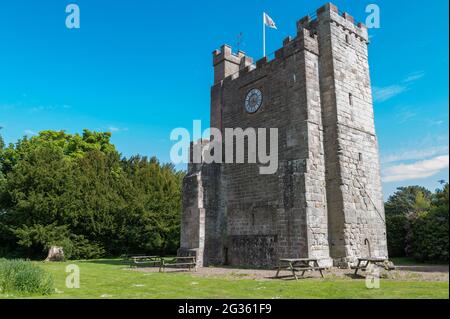 Preston Tower è una torre pelé del XIV secolo a Preston, in Northumberland, in Inghilterra Foto Stock