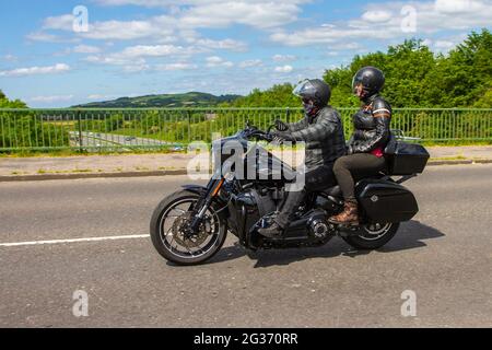 2019 Harley-Davidson Flsb Sport Glide 1745 19 1745cc tourer a benzina, motociclista; trasporto a due ruote, motocicli, veicolo, Strade, motociclette, motociclette a Chorley, Foto Stock