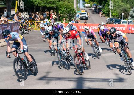 Gara ciclistica dura di Tulsa su Crybaby Hill, domenica 2021 Foto Stock