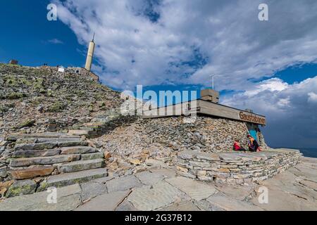 Installazione al vertice sulla montagna più alta di Gausta o Gaustatoppen in Norvegia, Telemark, Norvegia Foto Stock