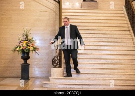 Il leader dell'UUP Doug Beattie MLA nella Great Hall of Parliament Buildings a Stormont a Belfast. Foto Stock