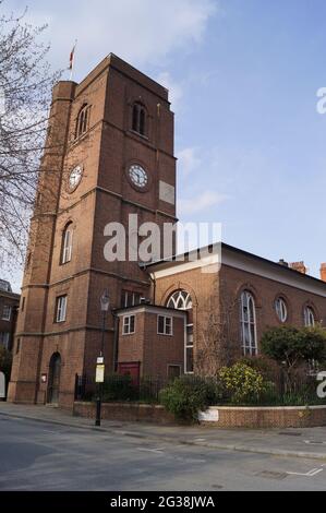 Una vista di Chelsea Old Church in Old Church Street, Londra (Regno Unito) Foto Stock