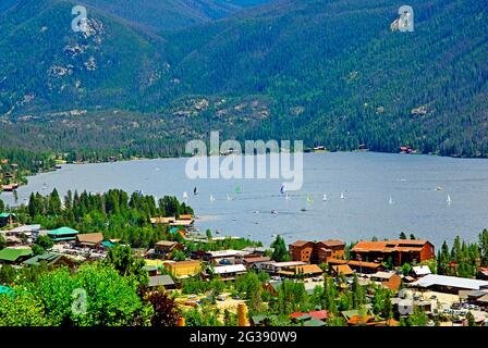 Vista panoramica di Grand Lake, Colorado, USA Foto Stock