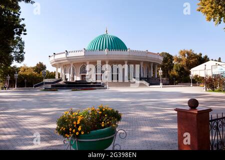 Centro di Tashkent, Uzbekistan. Attrazioni della città di Tashkent. Museo di Stato di storia Timurid. La data di apertura del museo è il 18 ottobre 1996. Foto Stock