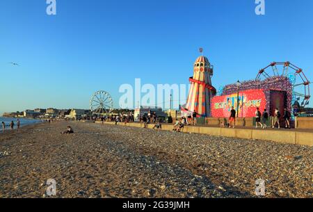 Hunstanton, Funfair, Pleasure Beach, Seafront, Spiaggia, Promenade, Città, Norfolk, Inghilterra, Regno Unito Foto Stock