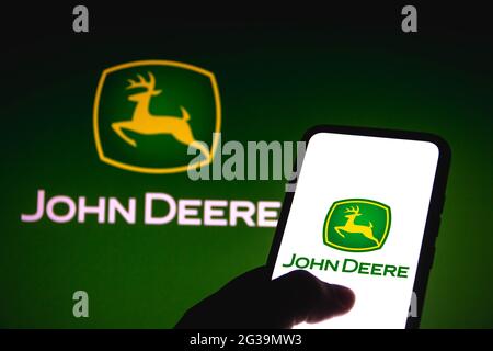 Brasile. 14 Giugno 2021. In questa figura è illustrato il logo John Deere visualizzato su uno smartphone. (Foto di Rafael Henrique/SOPA Images/Sipa USA) Credit: Sipa USA/Alamy Live News Foto Stock