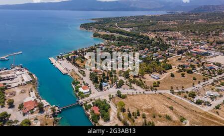 Canale di Corinto guardando da Istmia, Grecia Foto Stock