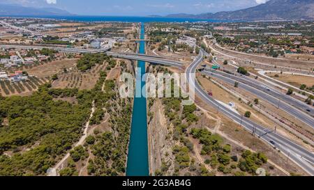 Canale di Corinto guardando da Istmia, Grecia Foto Stock