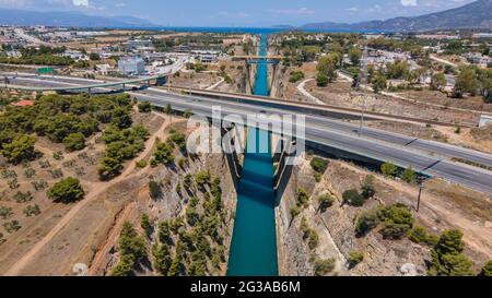 Canale di Corinto guardando da Istmia, Grecia Foto Stock