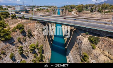 Canale di Corinto guardando da Istmia, Grecia Foto Stock