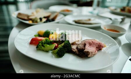 Ultima ricetta le Meridien Hotel International Gourmet buffet Ristorante pranzo Bangkok Thailandia Marriott Bonvoy Foto Stock