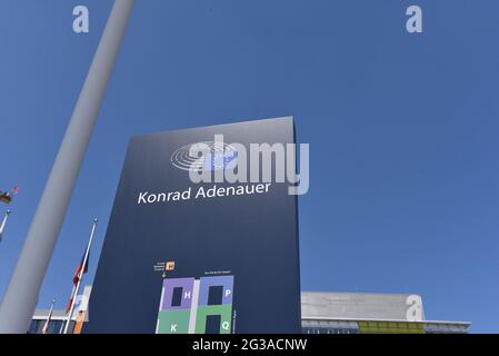 Lussemburgo. 13 giugno 2021. Il Konrad Adenauer Building KAD dell'Unione europea ospita, tra gli altri, il Segretariato generale del Parlamento europeo. Credit: Horst Galuschka/dpa/Alamy Live News Foto Stock