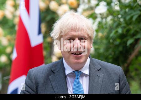 Il primo ministro Boris Johnson nel giardino di 10 Downing Street, Londra, dopo aver concordato le condizioni generali di un accordo di libero scambio tra il Regno Unito e l'Australia, il primo accordo commerciale del Regno Unito ha negoziato pienamente dopo l'uscita dall'Unione europea. Data immagine: Martedì 15 giugno 2021. Foto Stock