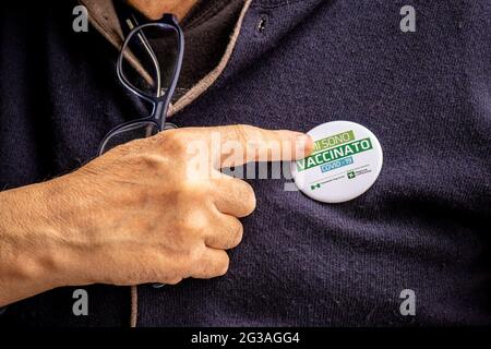 Milano - vaccini Covid-19, vaccino Johnson & Johnson somministrato per la prima volta presso il centro ospedaliero di Niguarda. Vaccino Janssen monodose (Milano Foto Stock