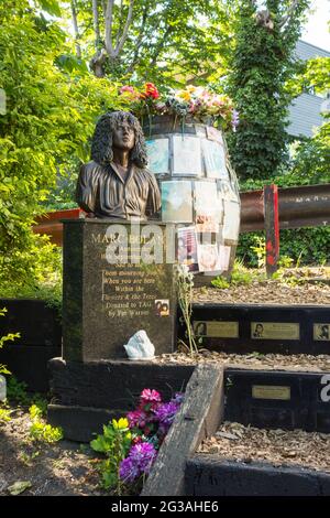 Memoriale e santuario di Marc Bolan, cantante di T.Rex, su Gypsy Lane, Queen's Ride, Barnes Common, Londra, Inghilterra, Regno Unito Foto Stock